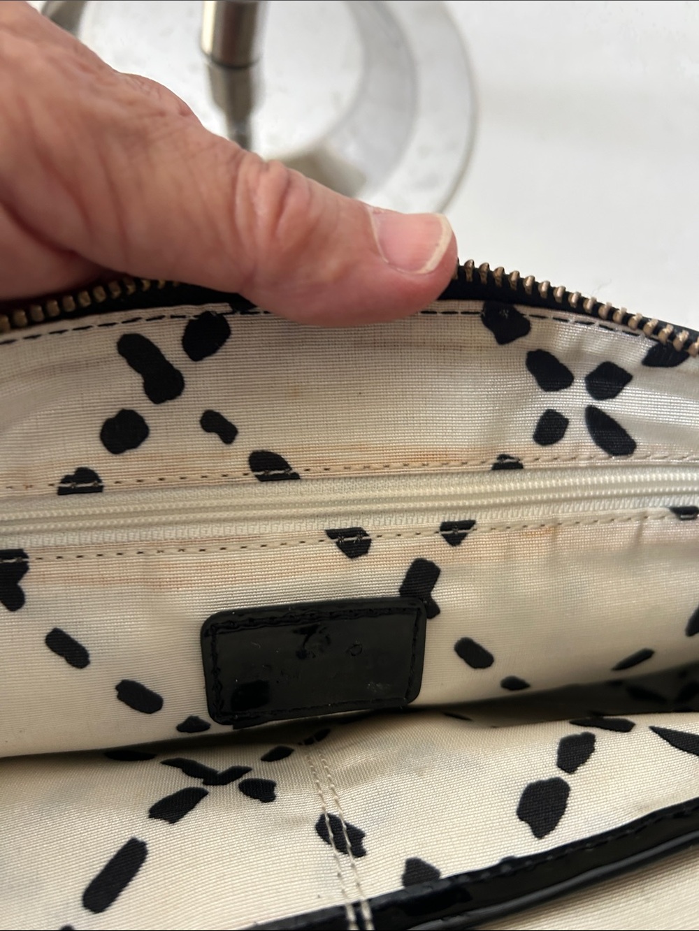 kate spade Black Patent Leather Shoulder Bag Minimalist So Cute! - Picture 11 of 16
